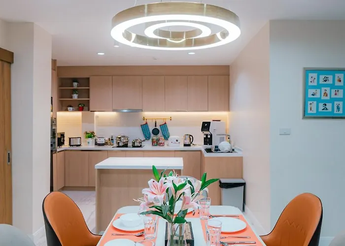 Prime Sukhumvit Modern Home, Phrom Phong Bts, Em District, Up To 14 Guests Villa